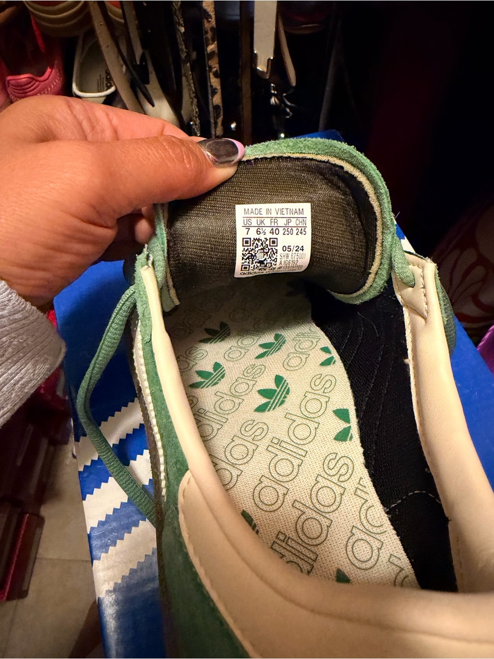 adidas Spezial Women Mint Green Suede Sneakers with Cream Stripes - Picture 4 of 4